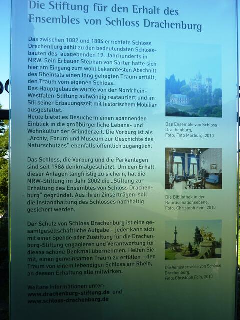 Eine von vielen Informationstafeln an der Drachenburg