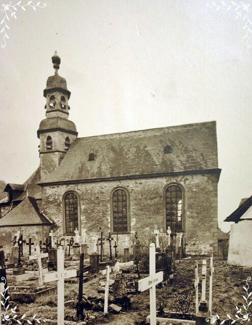 Ein Bild aus vergangenen Tagen. Der Friedhof wurde in den 30-iger Jahren des vergangenen Jahrhunderts an einen anderen Standort verlegt.