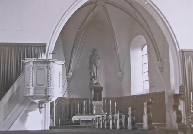 Auf dieser Aufnahme sind die Glockenseile noch deutlich zu erkennen.