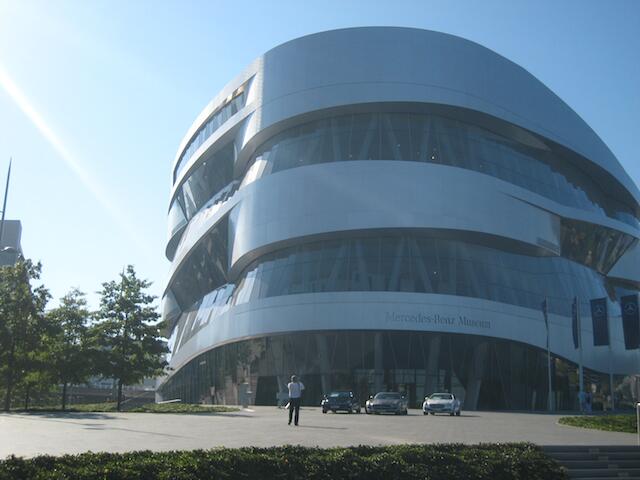 Einzigartige Architektur: das Mercedes-Benz-Museum in Stuttgart