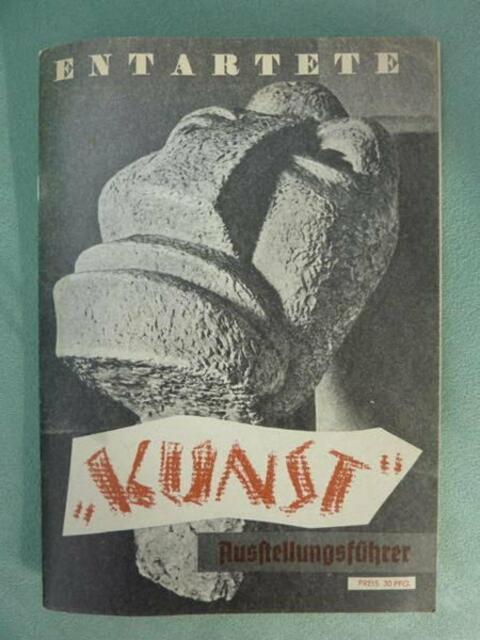 „Grosse Deutsche Kunstausstellung“ (GDK), die von 1937 bis 1944 im 1937 eröffneten „Haus der Deutschen Kunst“ in München stattfand. Parallel zur ersten GDK fand die von Joseph Goebbels initiierte Ausstellung „Entartete Kunst" statt.