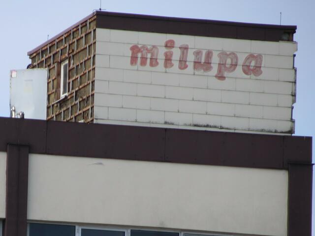 Eine Wand ist schon abgetragen worden. (13.10.2011)