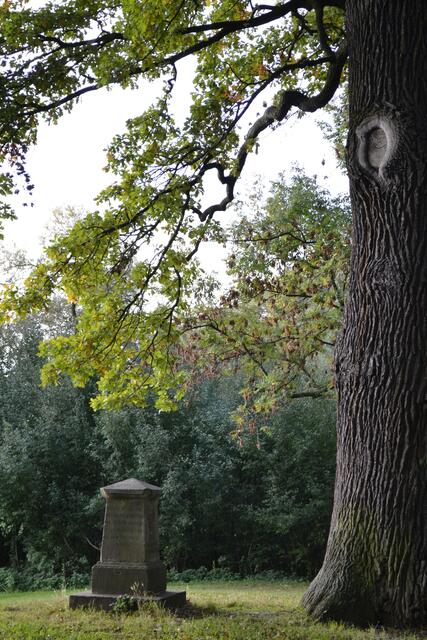 Denkmal für Cecilie von Issendorf, die hier bei einem Ausritt tödlich verunglückte. (©Katja Woidtke)