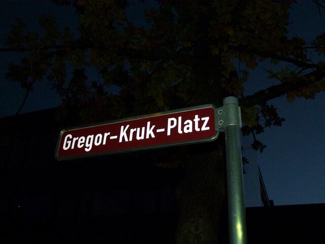 Der "Gregor-Kruk-Platz" neben dem Rathaus