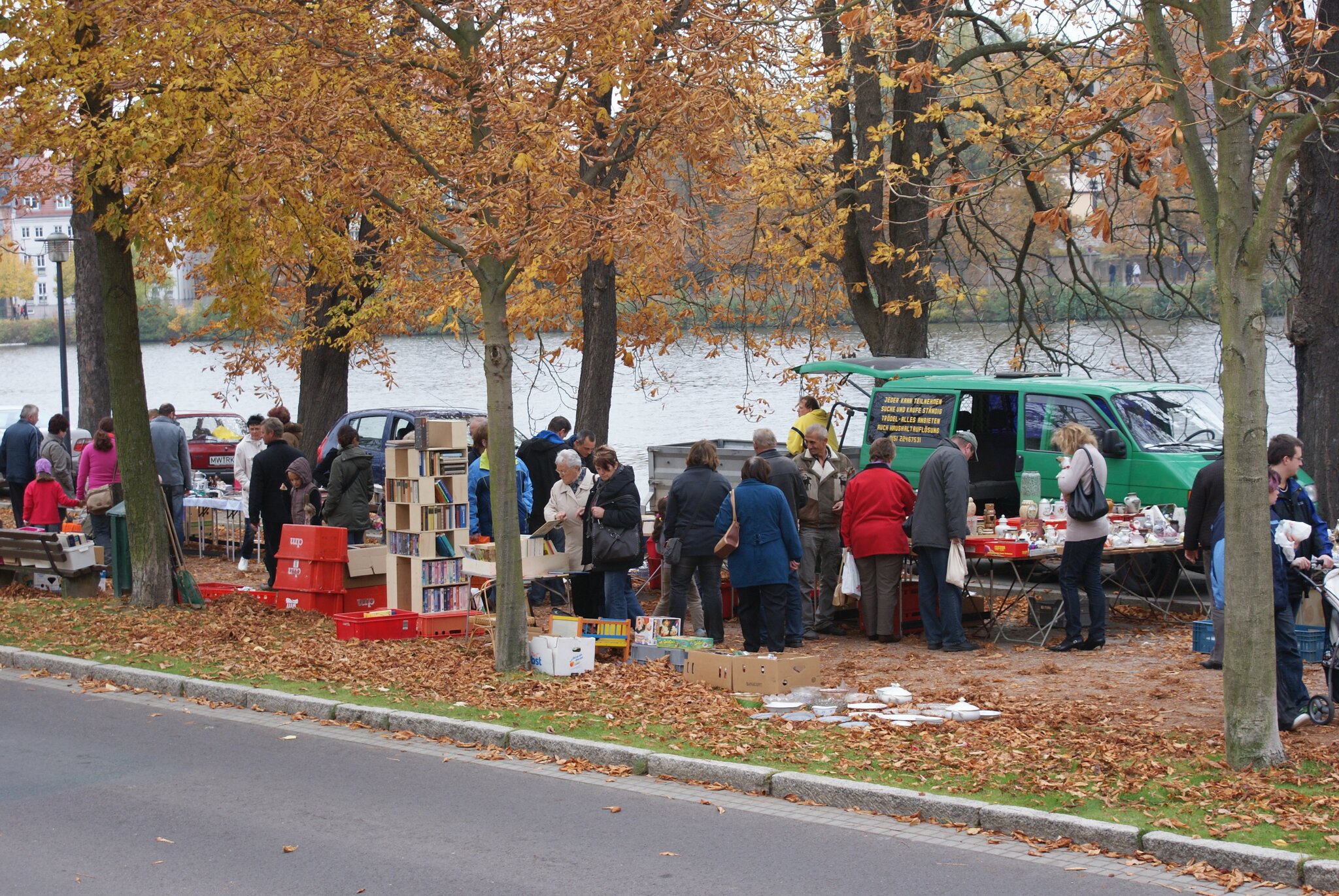 Flohmarkt am "Großen Teich". Altenburg