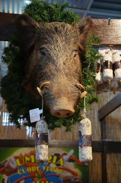 Er trägt sein eigenes Produkt... *;o)