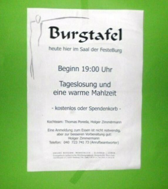 Einladung zur Burgtafel im Dezember 2010 von Holger und Thomas, die auch die Speisen zubereiten und servieren - DANKE ihr Zwei