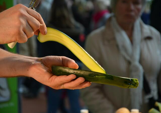 Hauchzarte Zucchinischeiben...