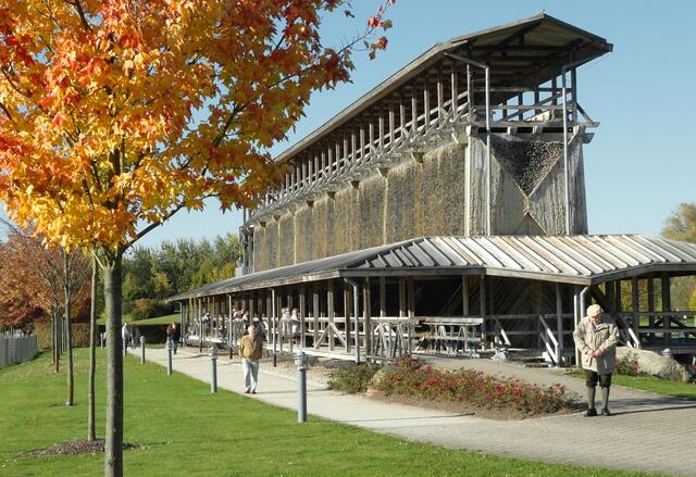 1999 wurde der Kurpark mit den Gradierwerken fertiggestellt.