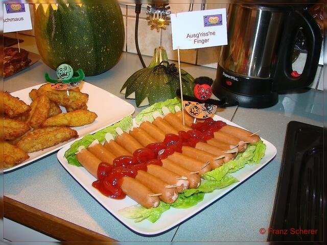 Halloween - Willkommen beim Festmahl des Grauens! Ausg'rissene Finger - lecker!