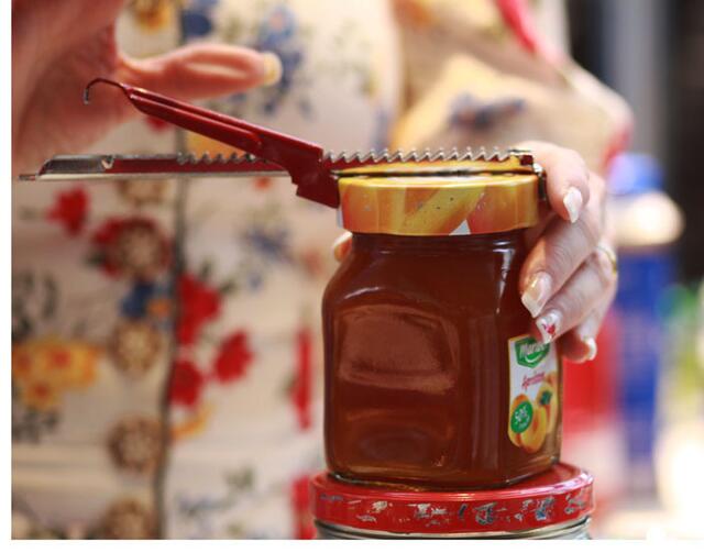 Leicht zu öffnen und der Deckel ist anschließend weiter zu nutzen