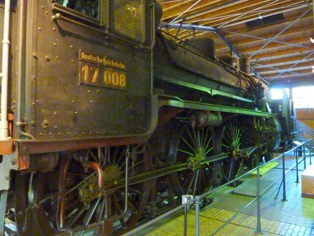 Der Durchmesser der Antriebsräder wird größer. Baujahr 1911