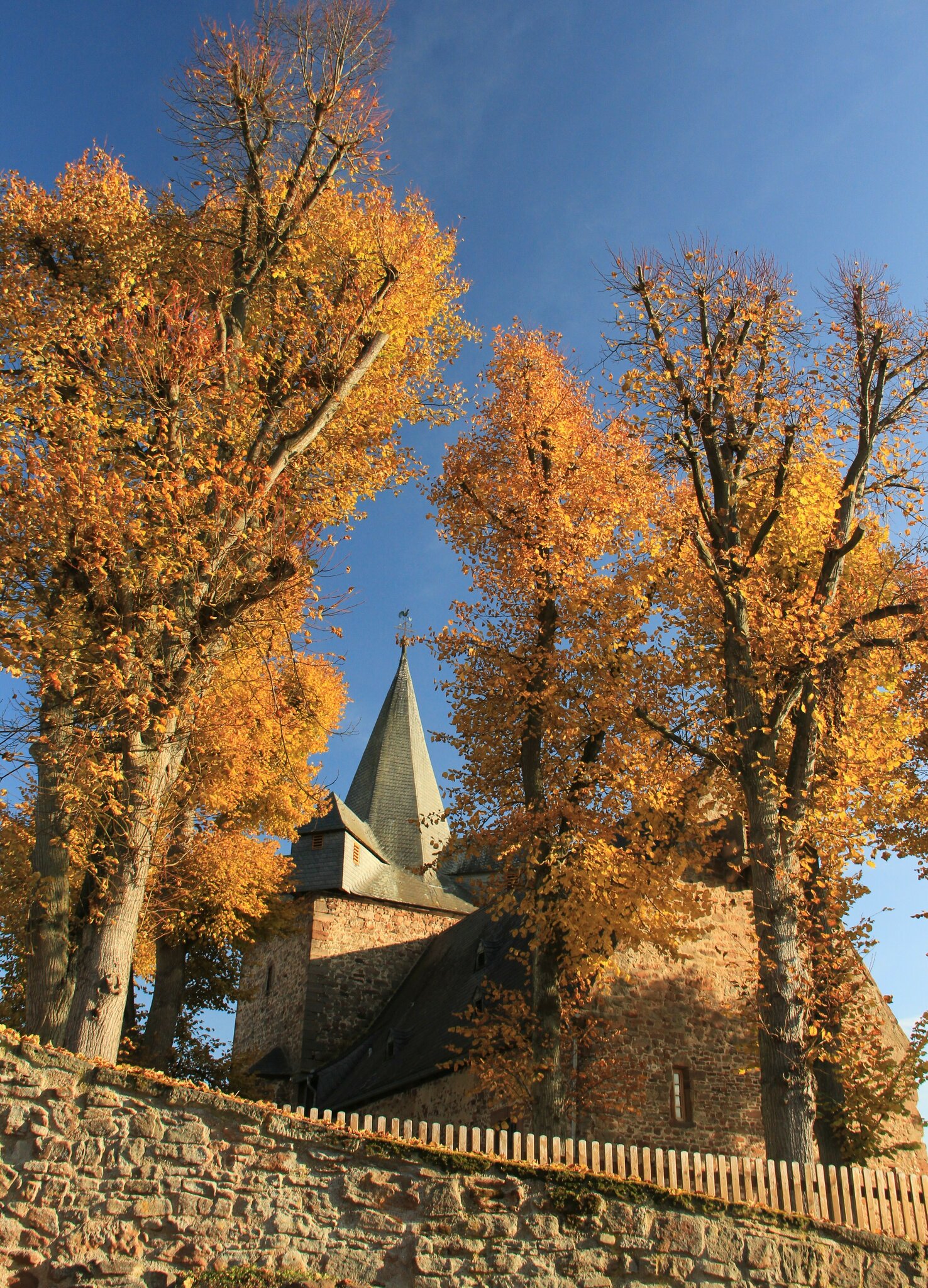 Die Kirche in Edertal-Bergheim - Edertal