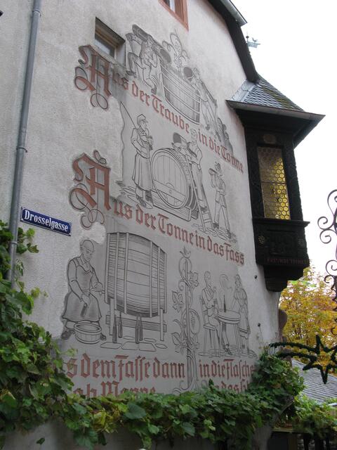 Weinhaus in der Drosselgasse.
