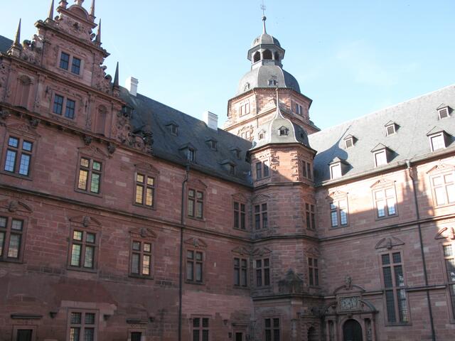 Schloss vom Innenhof.