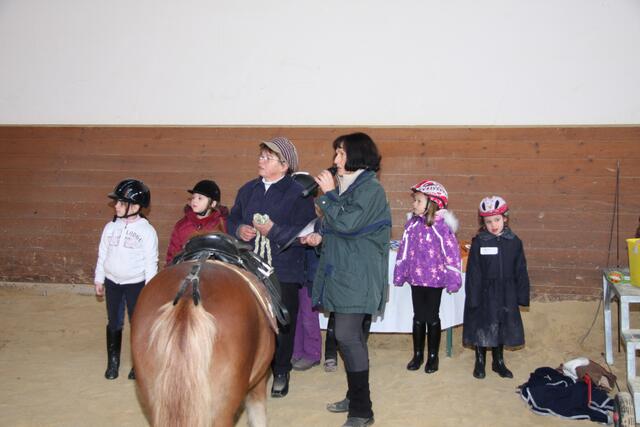 Begrüßung der Kinder bei den Reiterspielen