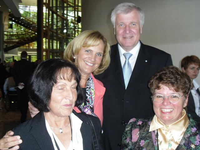 eingeladen von Ministerpräsident Horst Seehofer mit Frau Karin