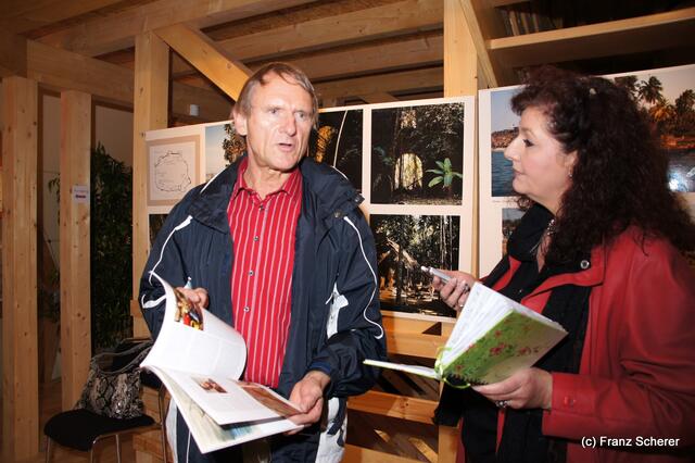 Das Mercateum in Königsbrunn. Kulturwissenschaftler Dr. Dr. Wolfgang Knabe im Gespräch mit myheimat-Reporterin Sabina Scherer