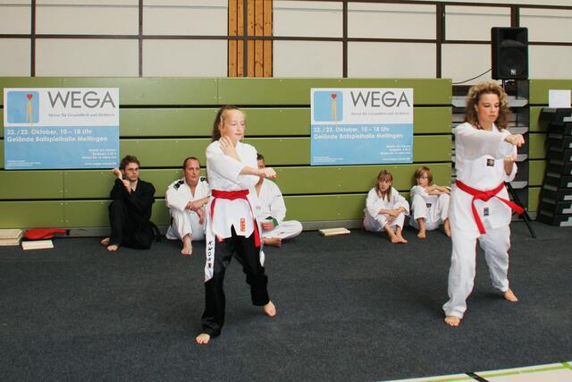 Mutter und Tochter beim Formenlauf (WEGA Meitingen)