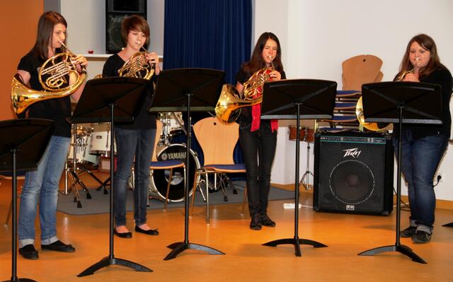 Das Hornquartett der Musikschule Wertingen beim Konzert "Brass macht Spaß" am "Tag der offenen Tür".