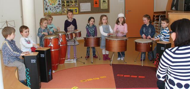 Die jüngsten Schüler der Musikschule Wertingen besuchen den Musikgarten und die Musikalische Früherziehung.