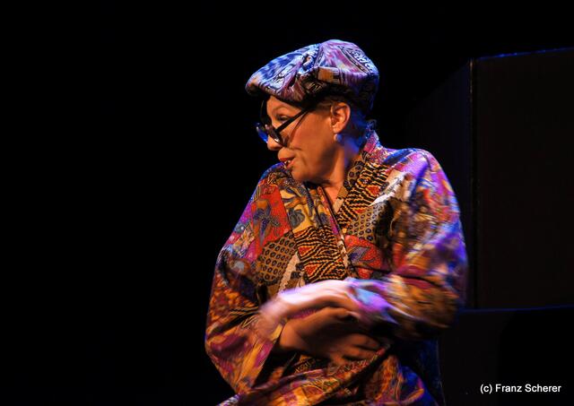 Gönn' Dir ne Auszeit - Sissi Perlinger mit neuem Programm auf Tour