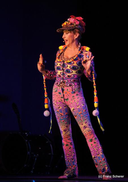 Gönn' Dir ne Auszeit - Sissi Perlinger mit neuem Programm auf Tour