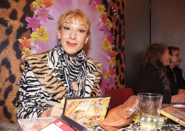 Gönn' Dir ne Auszeit - Sissi Perlinger mit neuem Programm auf Tour - Autogrammstunde nach der Show