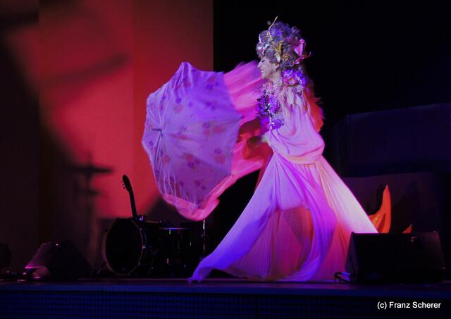 Gönn' Dir ne Auszeit - Sissi Perlinger mit neuem Programm auf Tour: Prinzessin Lillifee gibt sich die Ehre