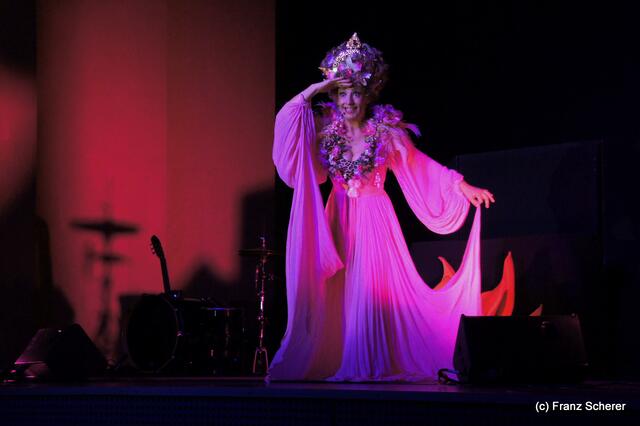 Gönn' Dir ne Auszeit - Sissi Perlinger mit neuem Programm auf Tour: Prinzessin Lillifee gibt sich die Ehre