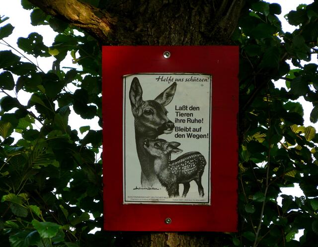 Laßt den Tieren ihre RUHE! Bleibt auf den Wegen!