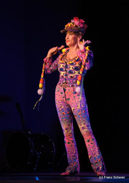 Gönn' Dir ne Auszeit - Sissi Perlinger mit neuem Programm auf Tour