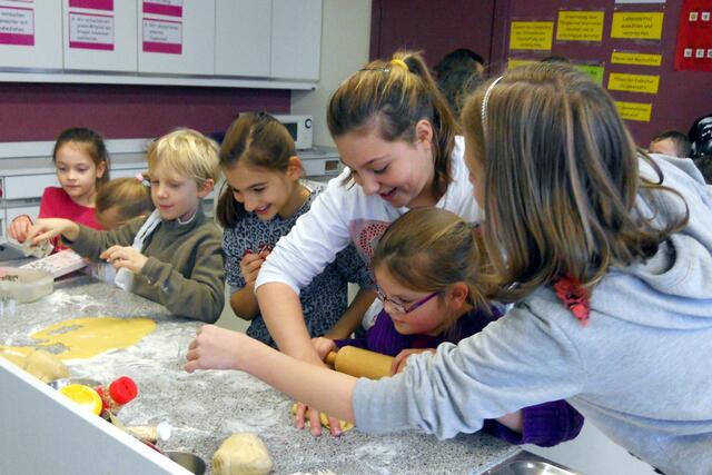 Groß hilft Klein- Motto der Patenklassen an der EWS
