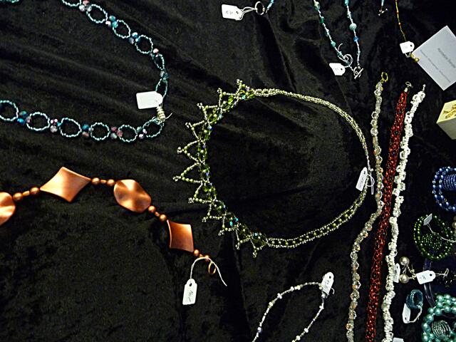 Handgefertigter edler Schmuck in großer Auswahl