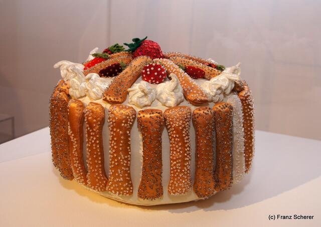 In Hülle mit Fülle. Alraunes Fest der weichen Kunst.