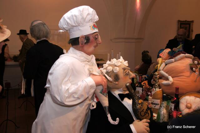 In Hülle mit Fülle. Alraunes Fest der weichen Kunst.