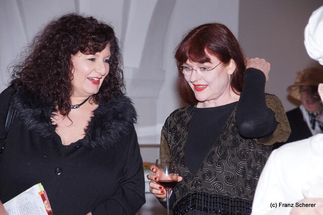 In Hülle mit Fülle. Alraunes Fest der weichen Kunst. myheimat-Reporterin Sabina Scherer im Gespäch mit der Künstlerin Alraune Siebert