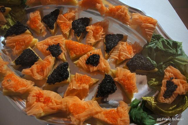 In Hülle mit Fülle. Alraunes Fest der weichen Kunst.