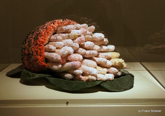 In Hülle mit Fülle. Alraunes Fest der weichen Kunst.