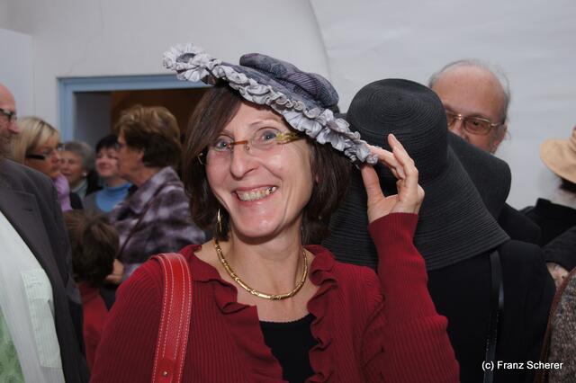 In Hülle mit Fülle. Alraunes Fest der weichen Kunst.