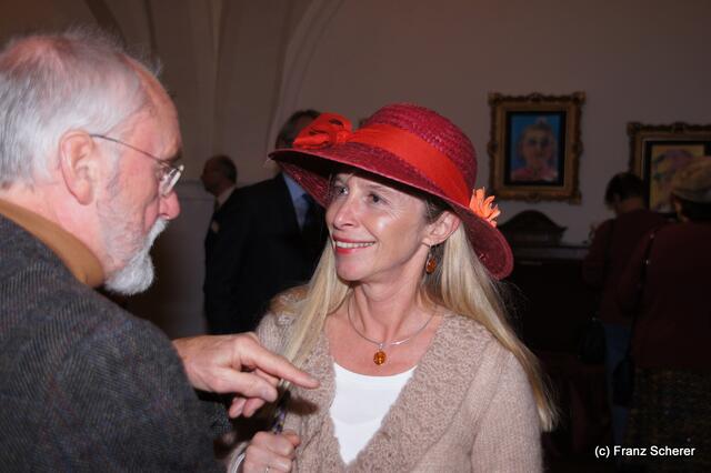 In Hülle mit Fülle. Alraunes Fest der weichen Kunst.