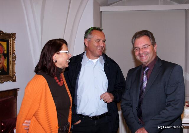 In Hülle mit Fülle. Alraunes Fest der weichen Kunst.