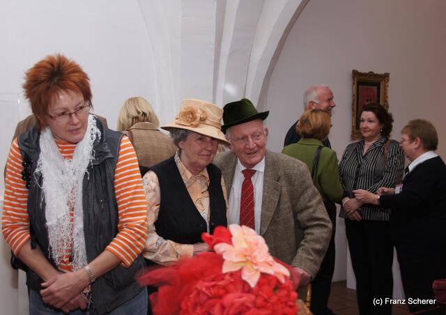 In Hülle mit Fülle. Alraunes Fest der weichen Kunst.