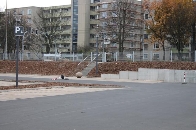 wie früher, aber sicherer kann man nun die Bushaltestelle über Treppe erreichen ......