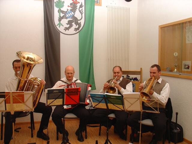 Die Dorfmusikanten spielten auch 2011 beim Kathreinzanz