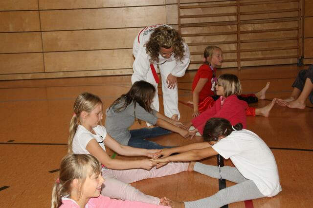 Gymnastik, Ferienprogramm in der Grundschule Meitingen