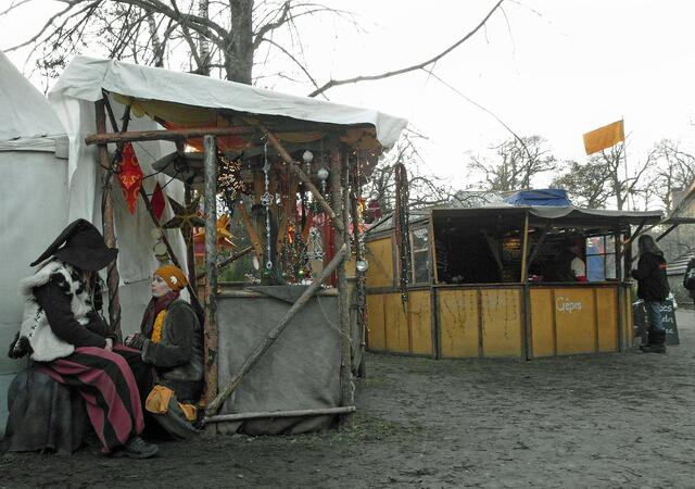 Der Historische Weihnachtsmarkt entführt die Besucher in eine Atmosphäre ohne Rausch und Rummel.