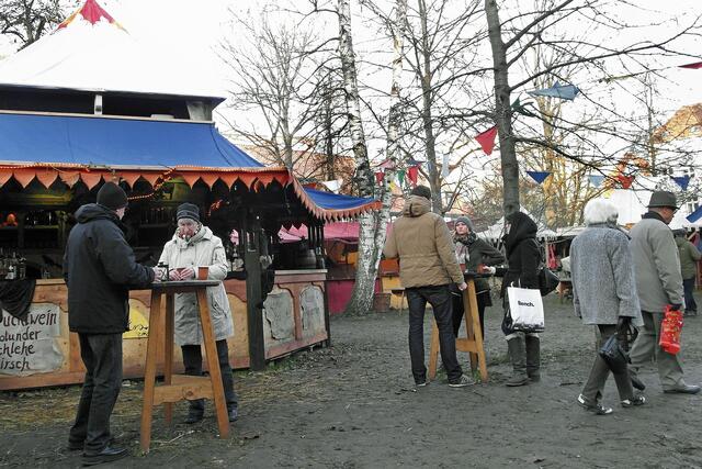 Wie es in früheren Zeiten vor den Festtagen zuging, macht der Historische Weihnachtsmarkt deutlich.