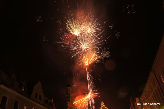 Feuerwerk zur Nacht der Sterne beim Friedberger Advent 2011