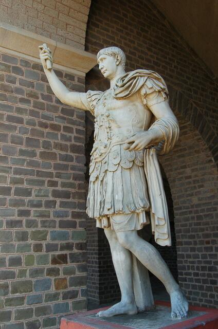 Kaiser Marcus Ulpius Traianus, Gründer der Stadt